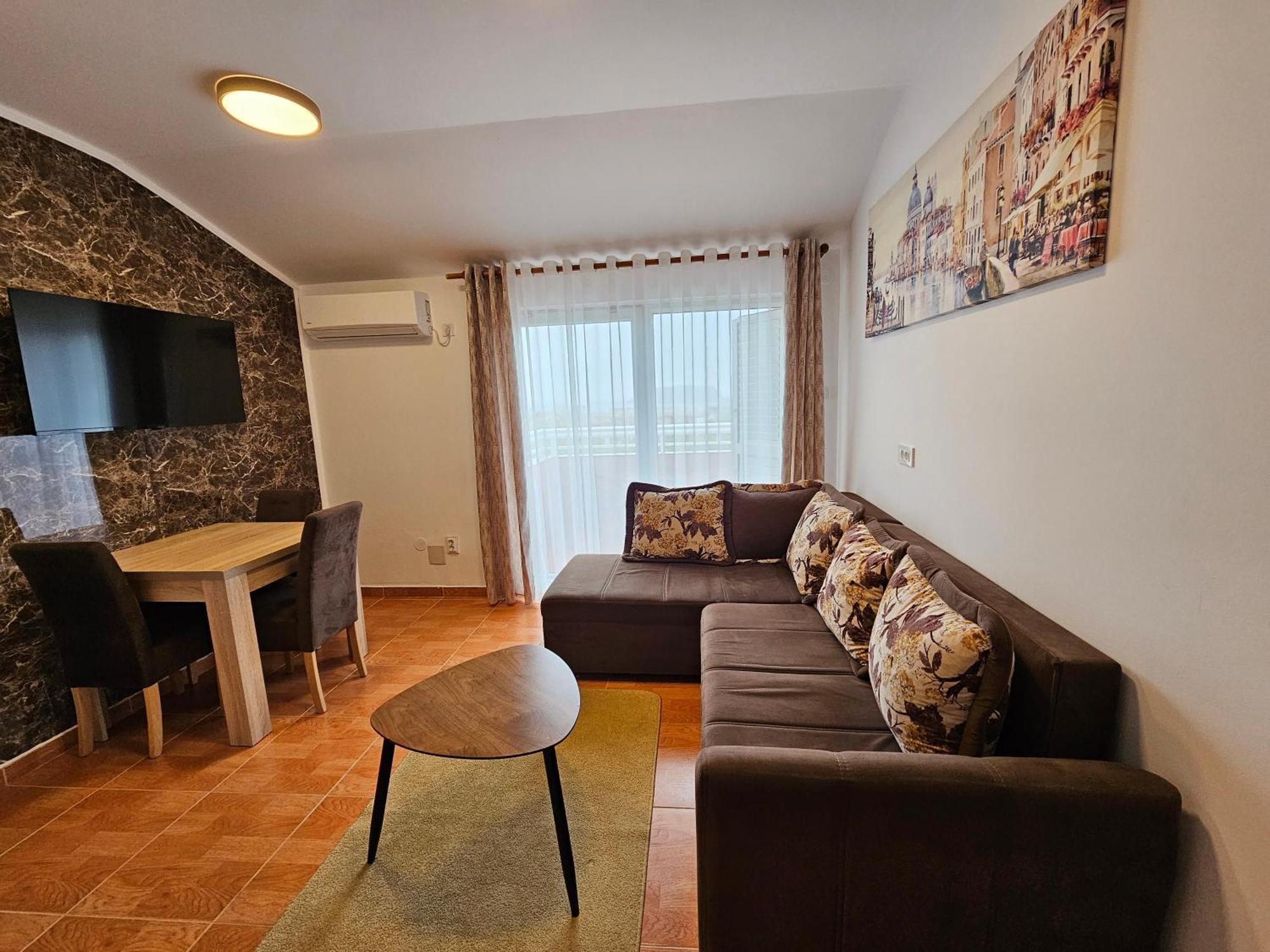 Daire Dom M Budva