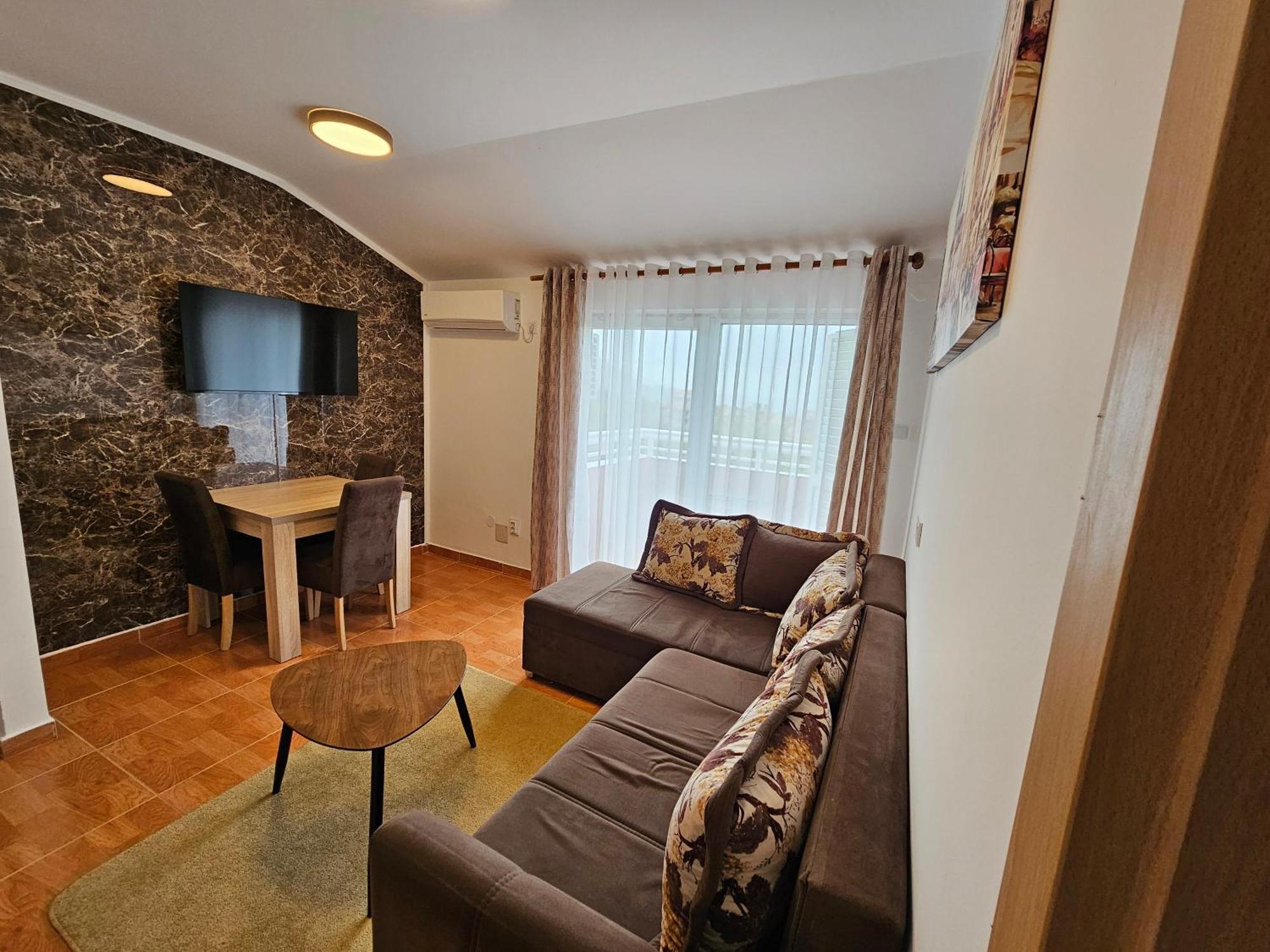 Apartament Dom M *