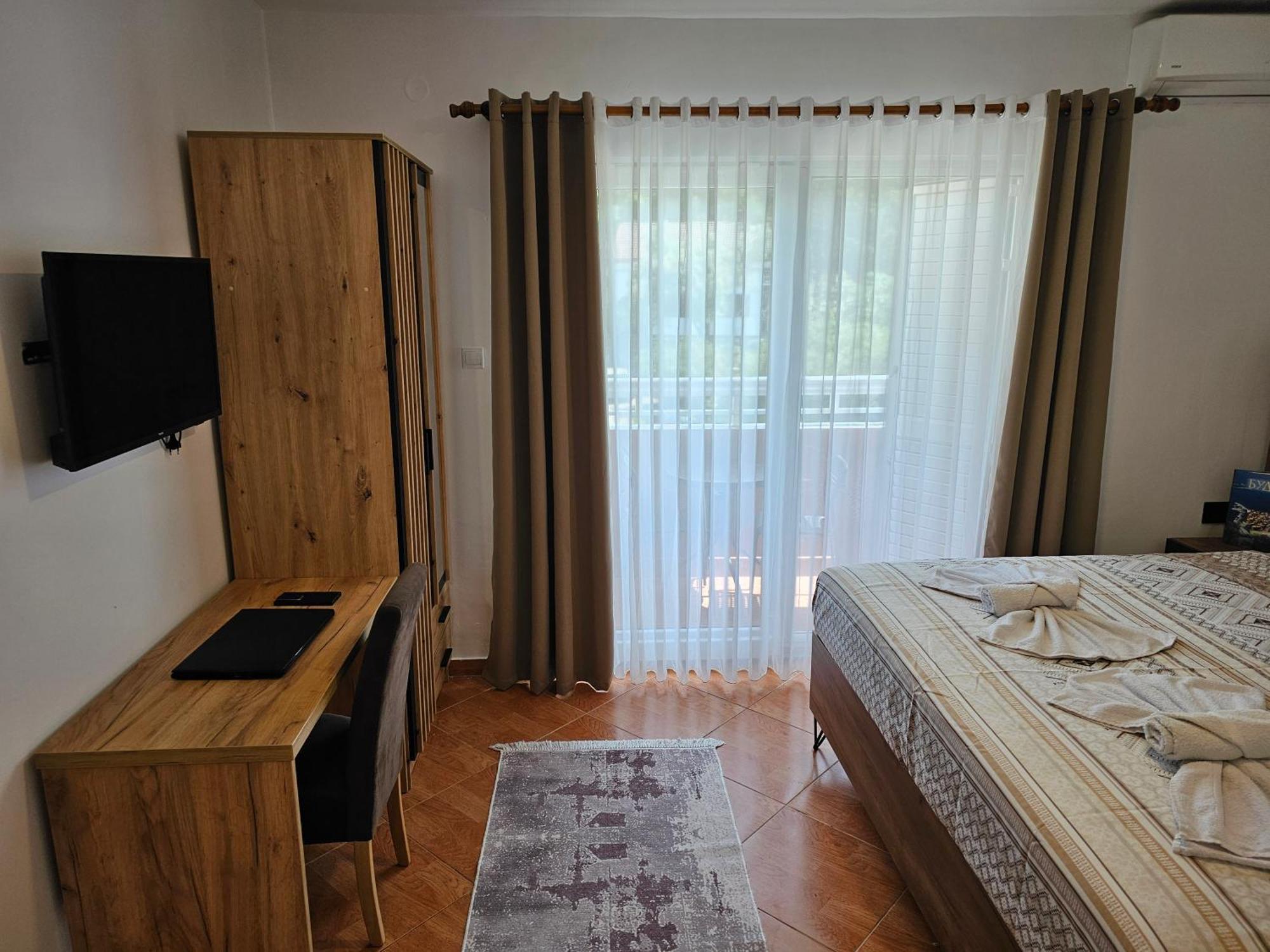 Dom M Daire Budva